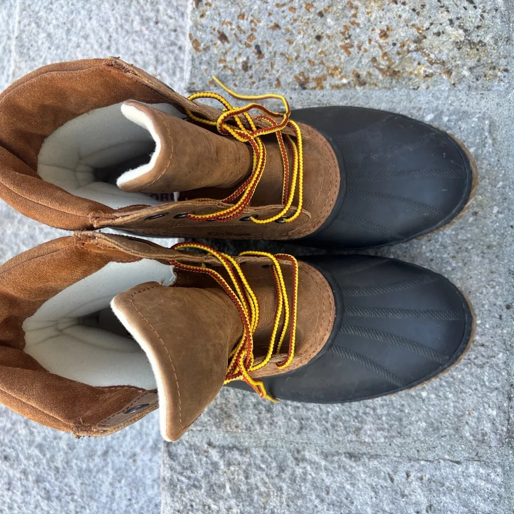 Sorel waterproof winter boots size M 11. worn maybe 4x - Picture 2 of 3